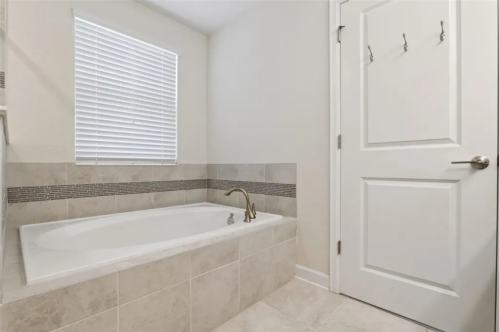 11813 Fiction Avenue Orlando FL 32832
