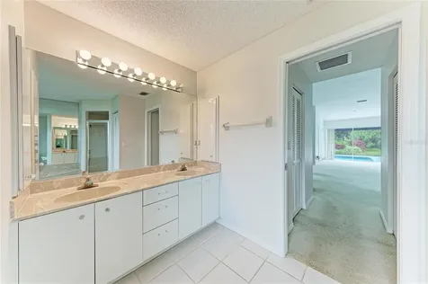 5032 Southern Pine Circle Venice FL 34293