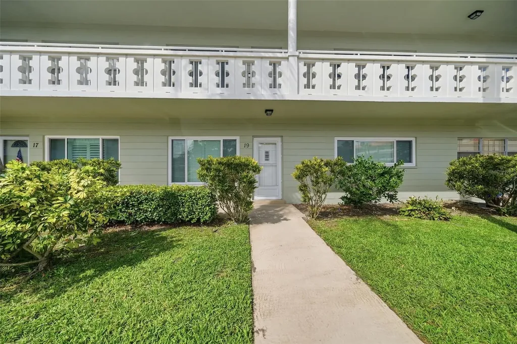 2401 Ecuadorian Way Clearwater FL 33763