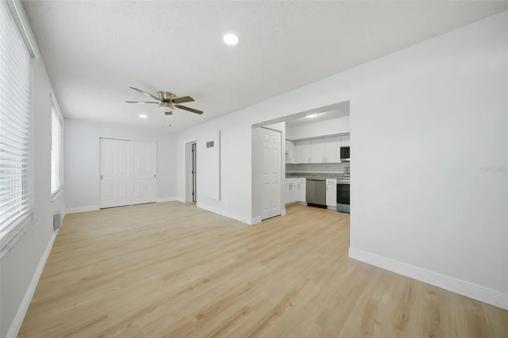 2401 Ecuadorian Way Clearwater FL 33763