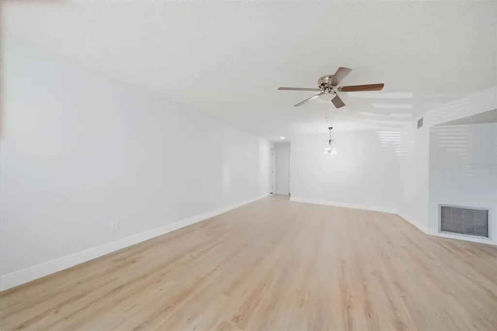 2401 Ecuadorian Way Clearwater FL 33763