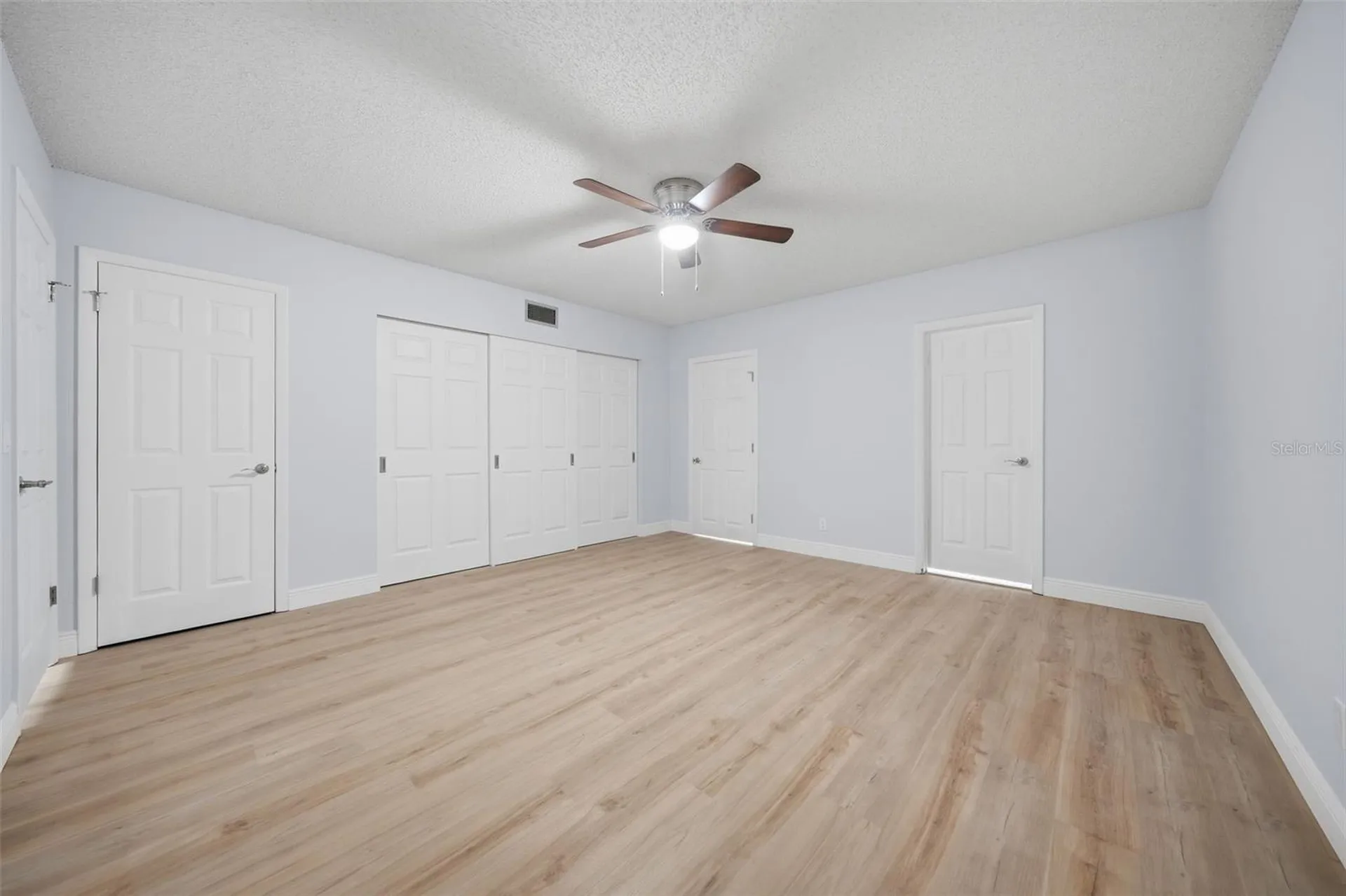 2401 Ecuadorian Way Clearwater FL 33763