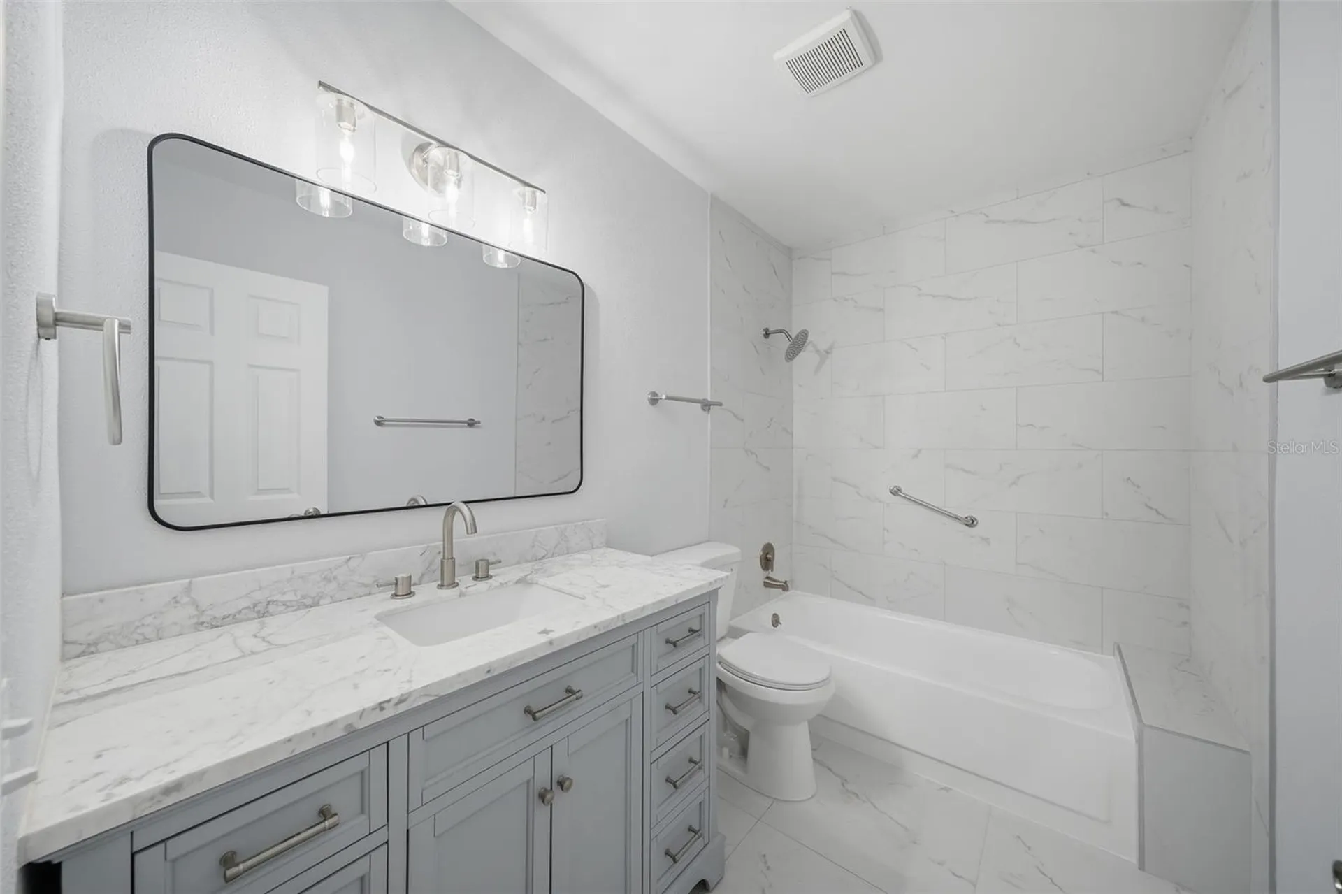 2401 Ecuadorian Way Clearwater FL 33763