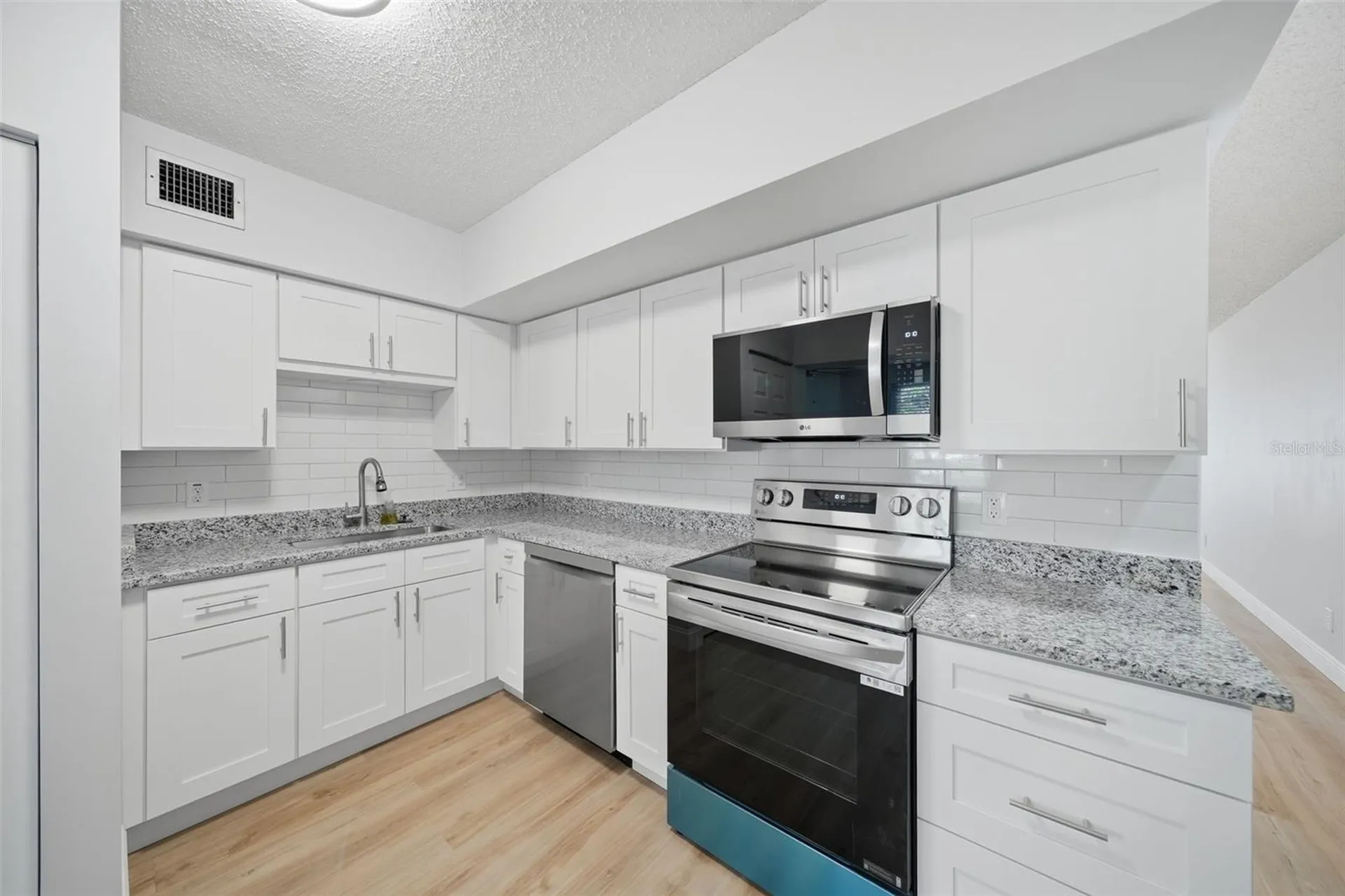 2401 Ecuadorian Way Clearwater FL 33763