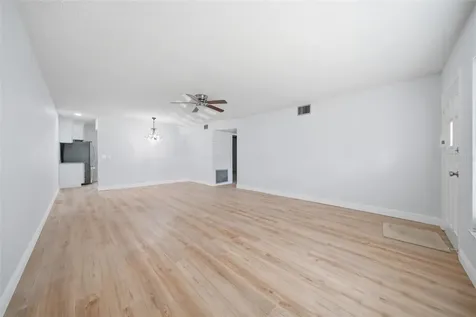 2401 Ecuadorian Way Clearwater FL 33763