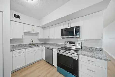 2401 Ecuadorian Way Clearwater FL 33763