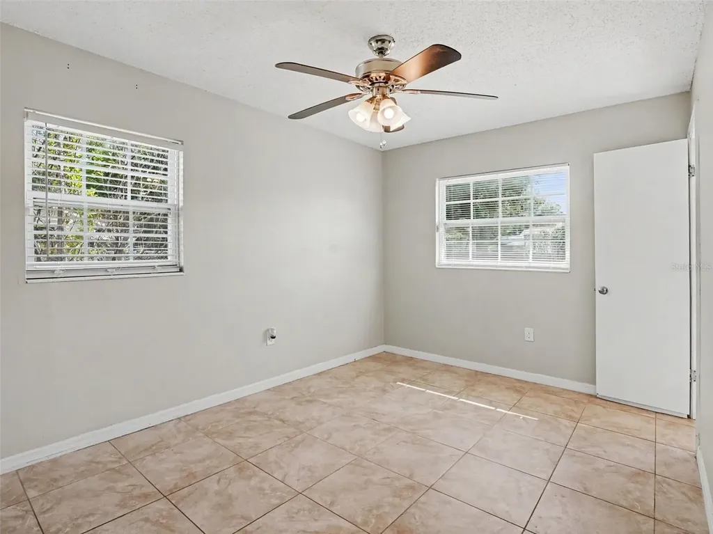 3255 Kelvington Drive Orlando FL 32810