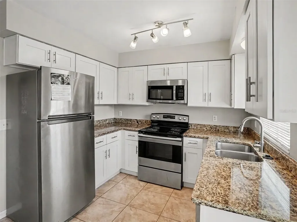 3255 Kelvington Drive Orlando FL 32810