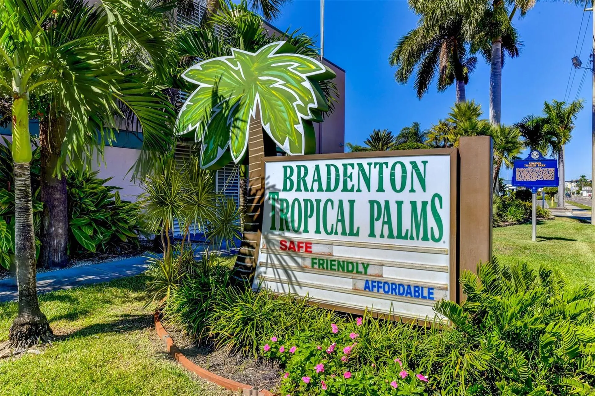 1413 24th Avenue W Bradenton FL 34205