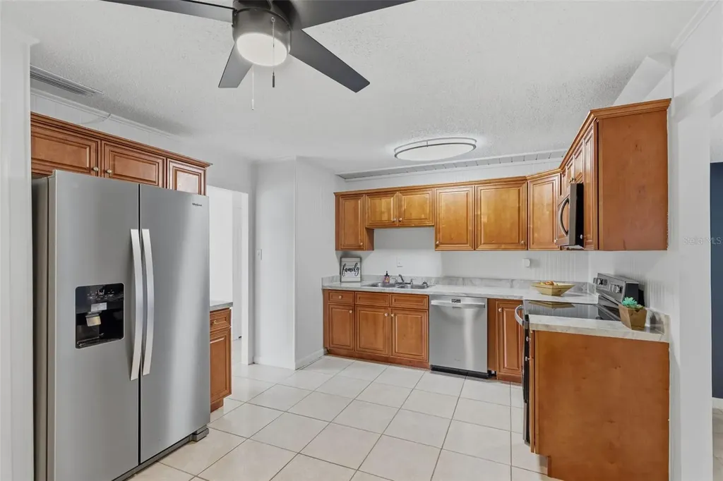 208 Avalone Drive Apopka FL 32703