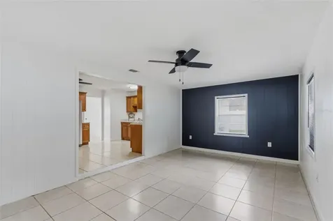 208 Avalone Drive Apopka FL 32703