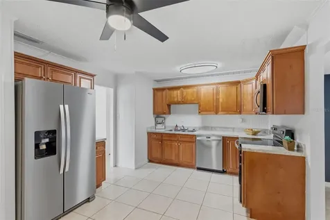 208 Avalone Drive Apopka FL 32703