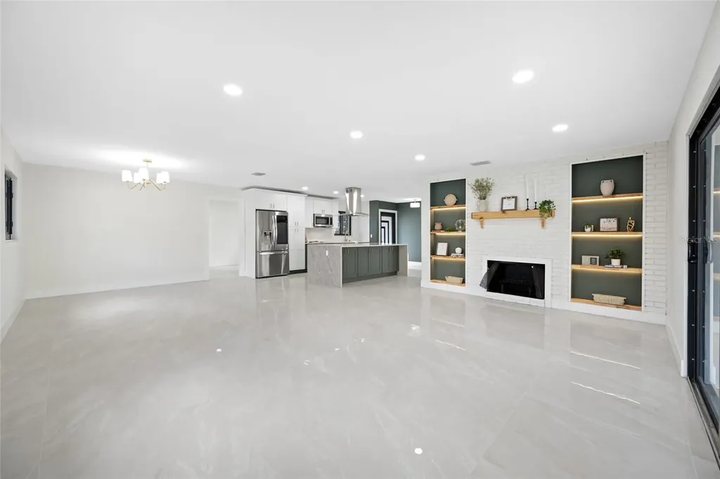 4707 W Paul Avenue Tampa FL 33611