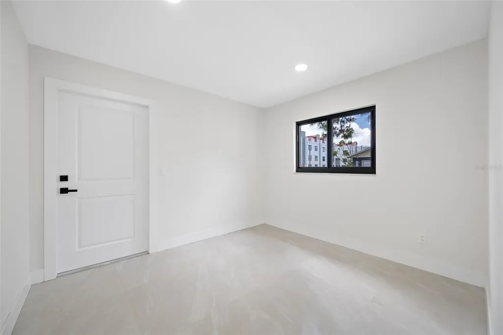 4707 W Paul Avenue Tampa FL 33611