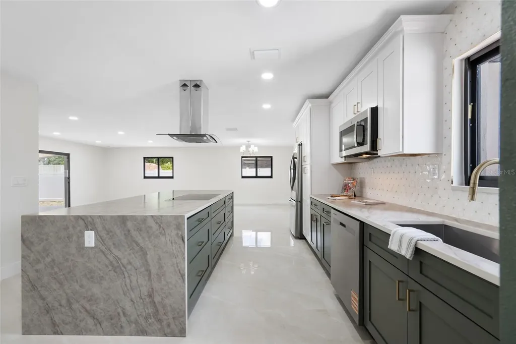 4707 W Paul Avenue Tampa FL 33611