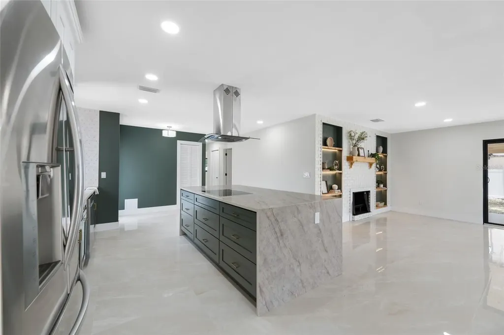4707 W Paul Avenue Tampa FL 33611