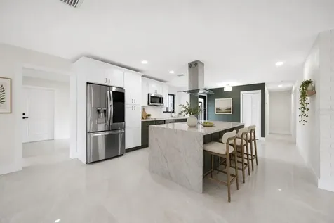 4707 W Paul Avenue Tampa FL 33611