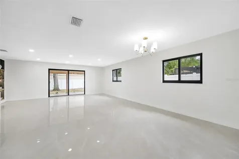 4707 W Paul Avenue Tampa FL 33611