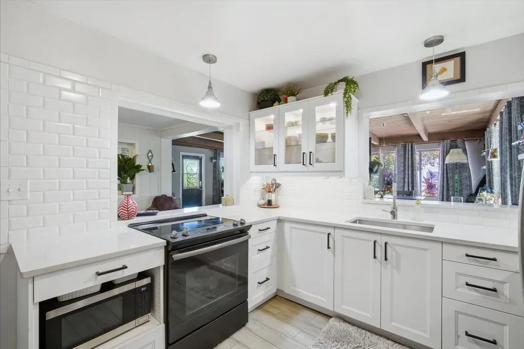3307 3rd Avenue W Bradenton FL 34205