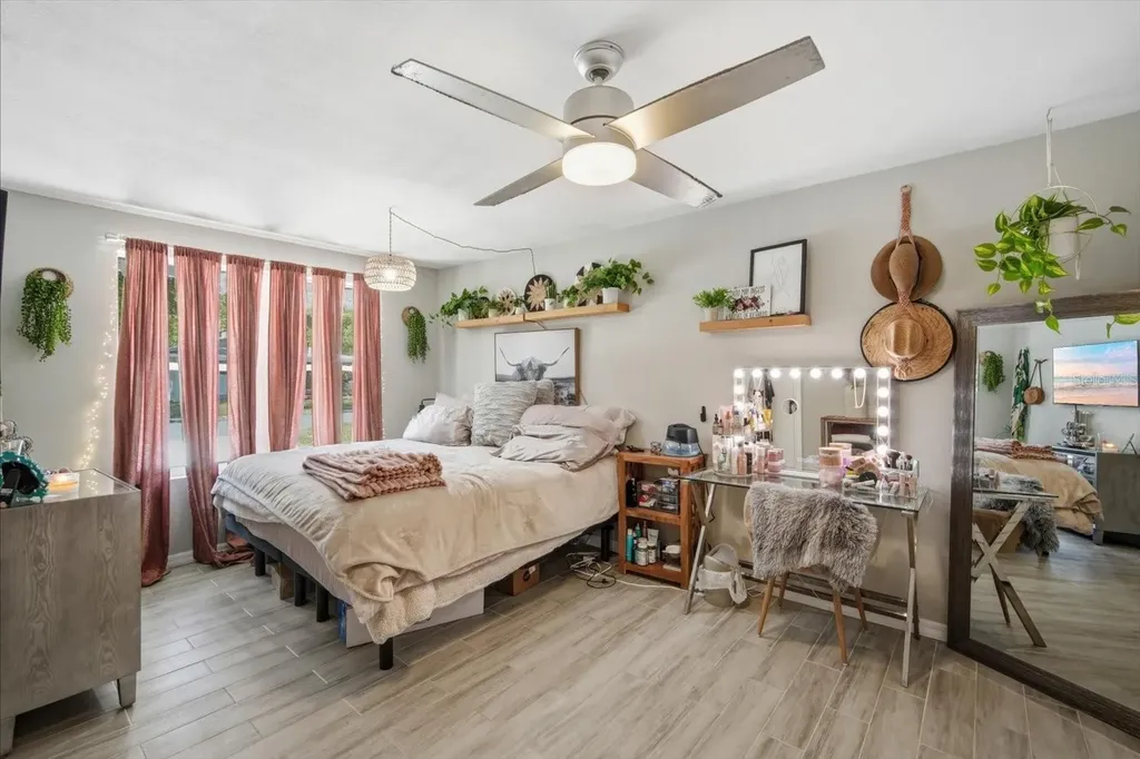 3307 3rd Avenue W Bradenton FL 34205