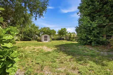 3307 3rd Avenue W Bradenton FL 34205