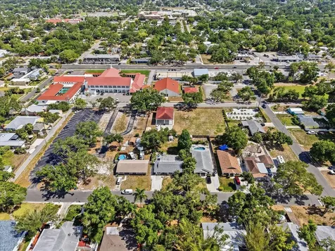 3307 3rd Avenue W Bradenton FL 34205