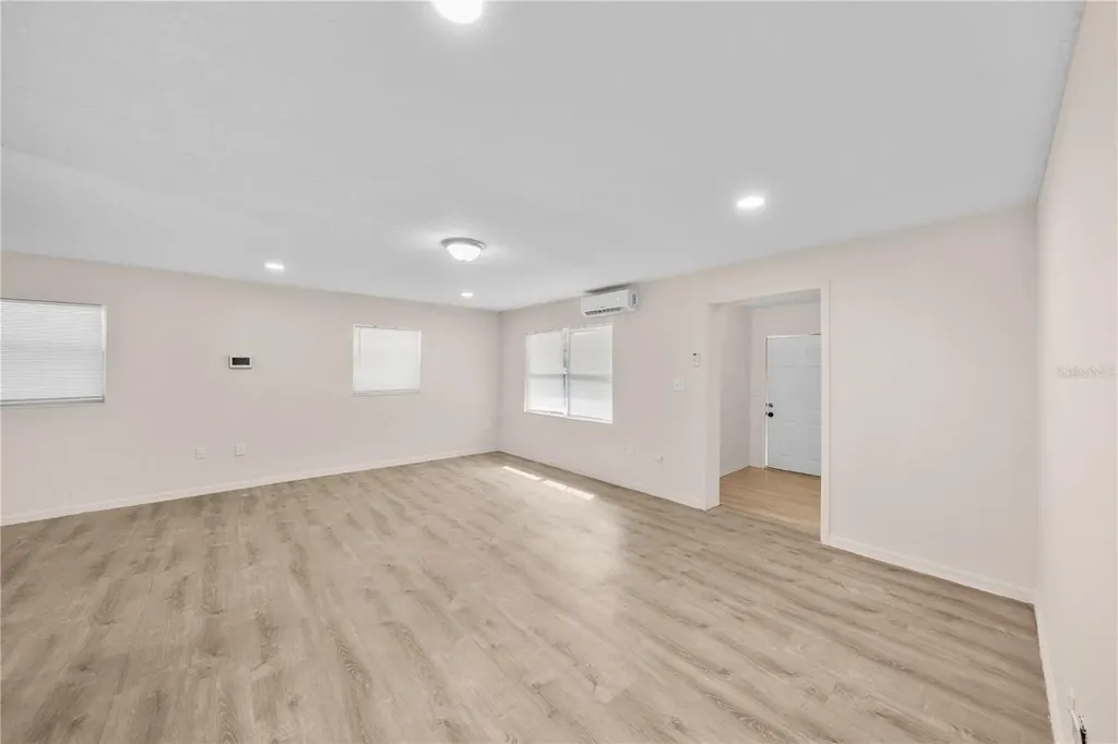 516 Pitt Street Wildwood FL 34785