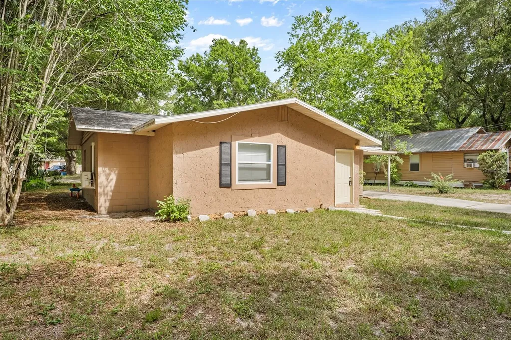 516 Pitt Street Wildwood FL 34785
