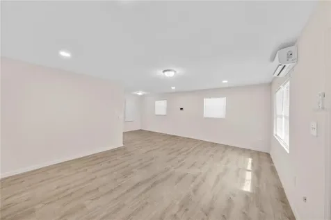 516 Pitt Street Wildwood FL 34785