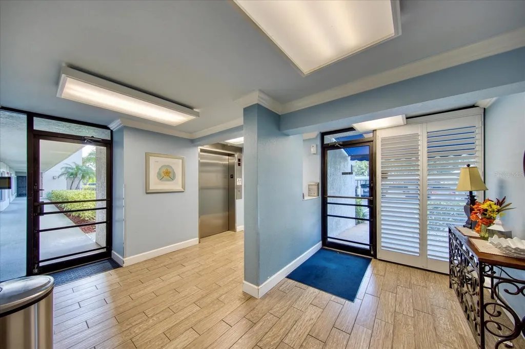 1324 Pasadena Avenue S South Pasadena FL 33707
