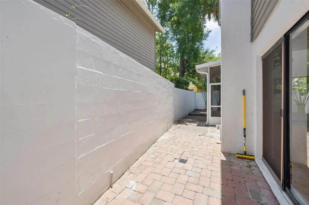 4510 W Fig Street Tampa FL 33609