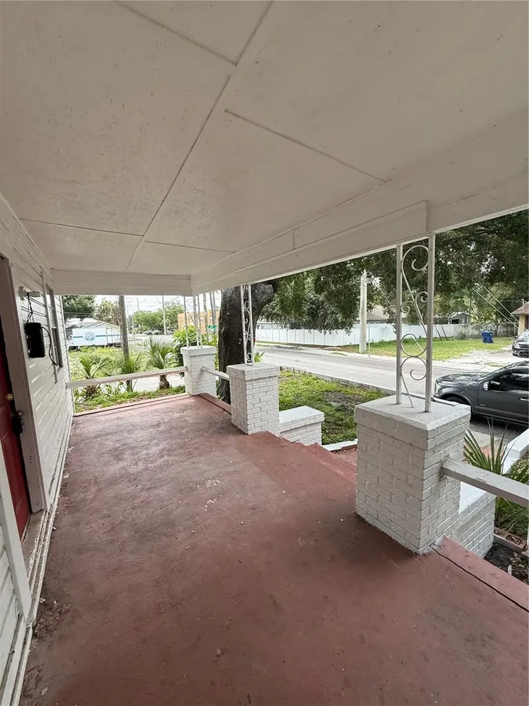 2712 E Columbus Drive Tampa FL 33605