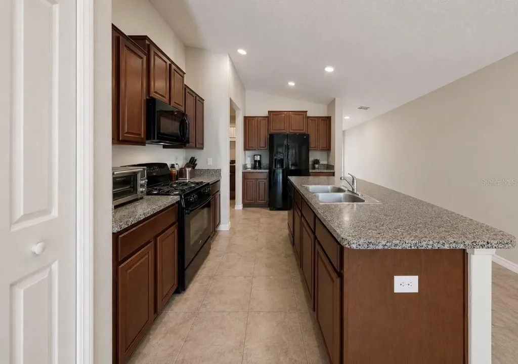 5143 White Chicory Drive Apollo Beach FL 33572