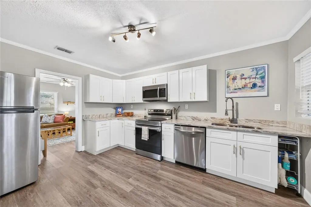 915 Dowd Avenue Orlando FL 32804