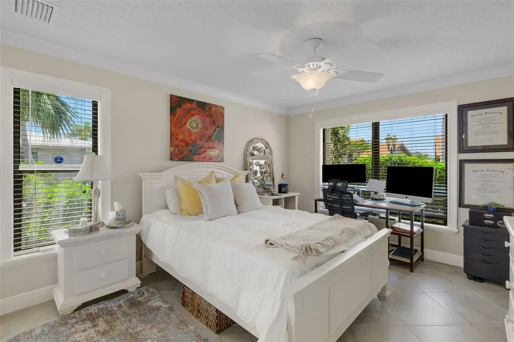 3902 Wilshire Drive Sarasota FL 34238