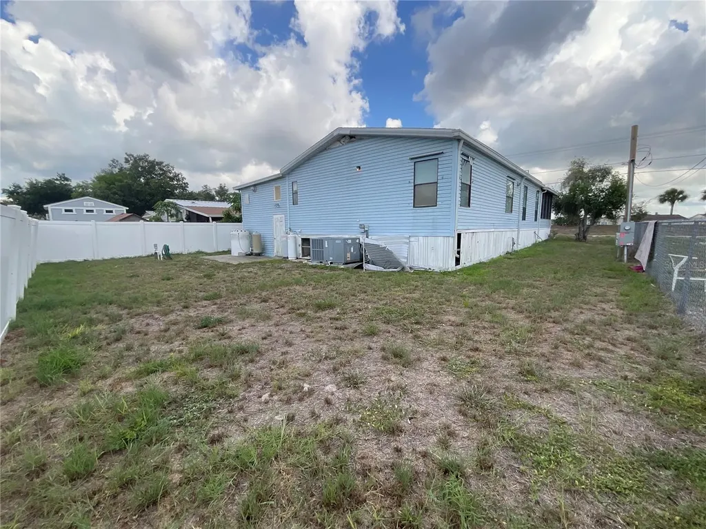2607 Universal Drive Ruskin FL 33570