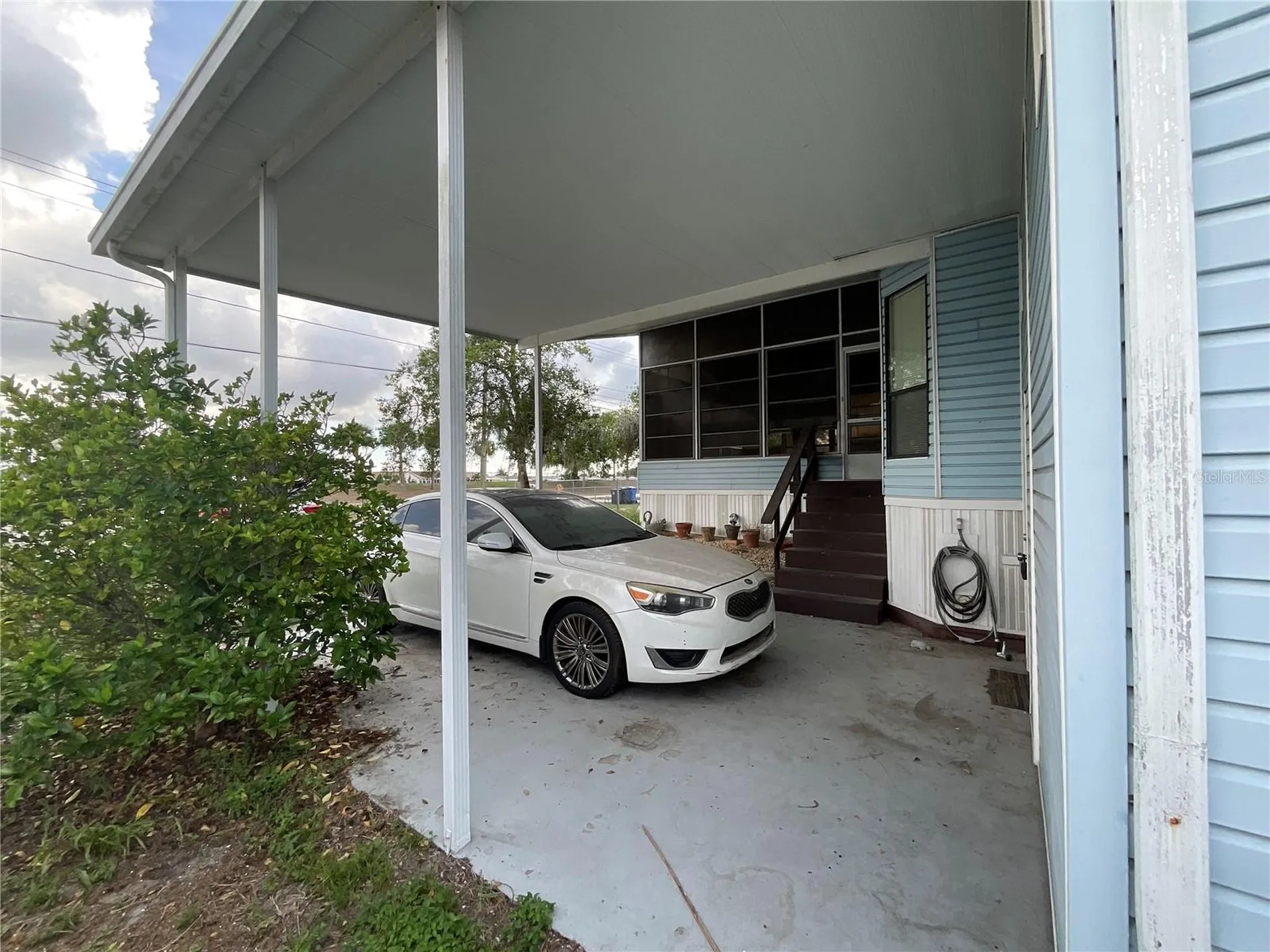 2607 Universal Drive Ruskin FL 33570