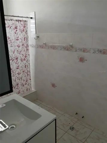 156 Bo. Bayamoncito Aguas Buenas PR 00703