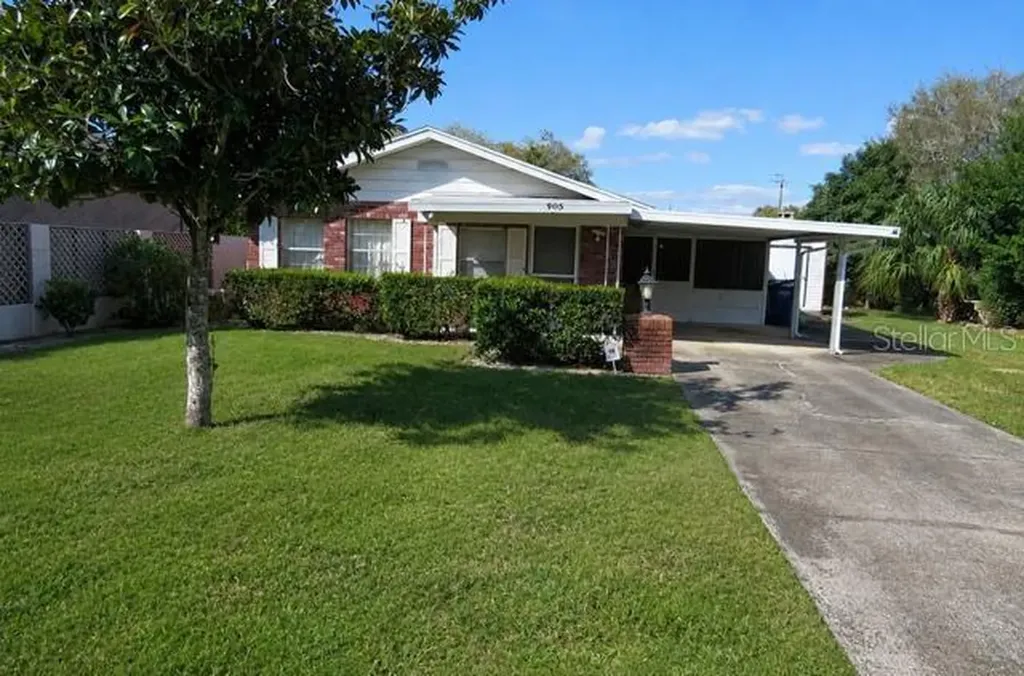 905 Avenue E NE Winter Haven FL 33881