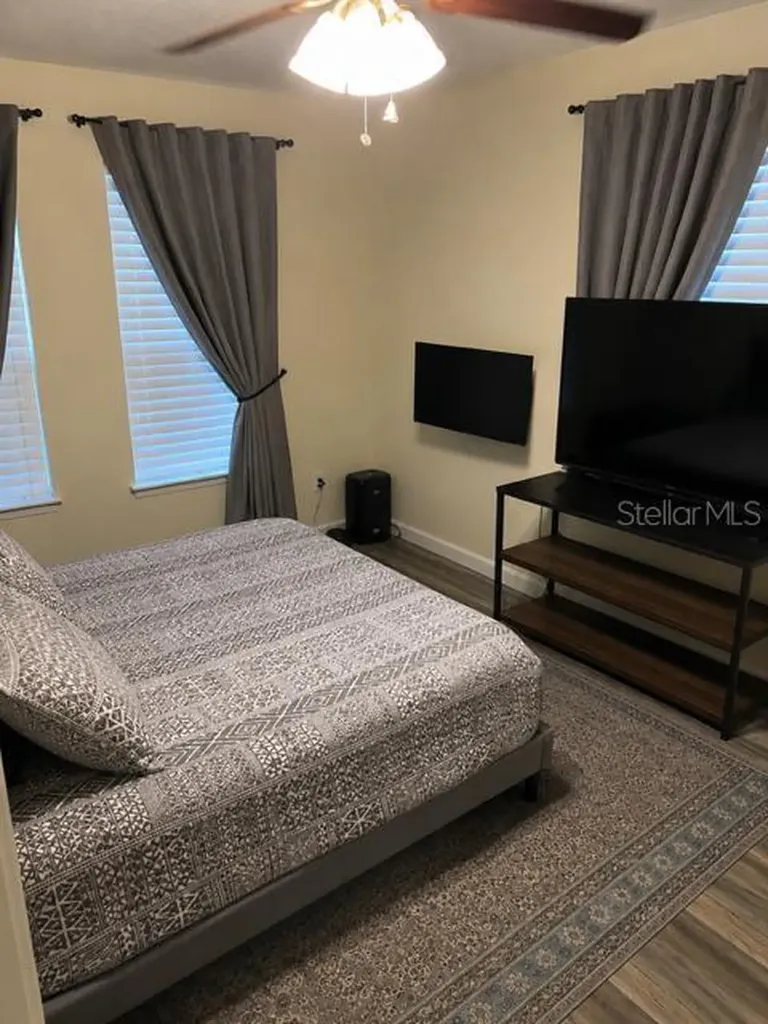 905 Avenue E NE Winter Haven FL 33881