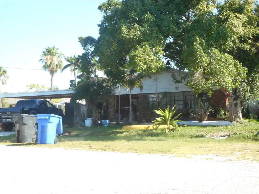 609 1st Avenue NW Ruskin FL 33570