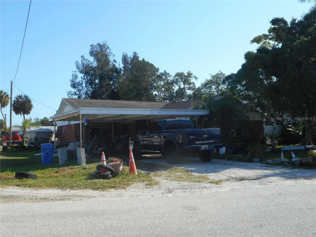 609 1st Avenue NW Ruskin FL 33570