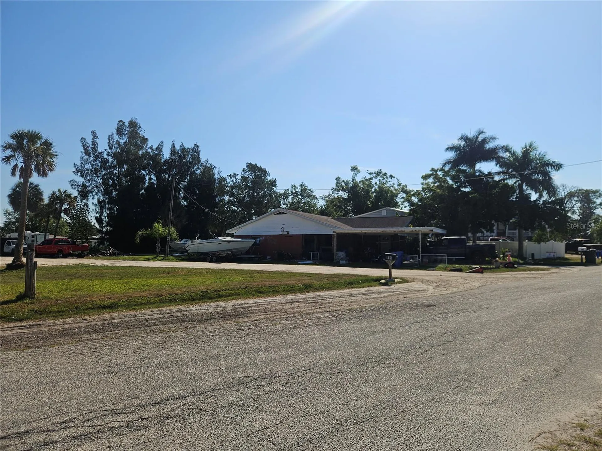 609 1st Avenue NW Ruskin FL 33570