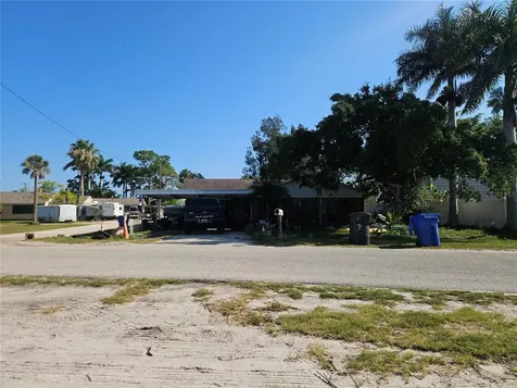 609 1st Avenue NW Ruskin FL 33570
