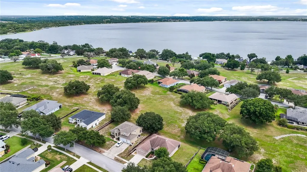 9651 Spring Lake Drive Clermont FL 34711
