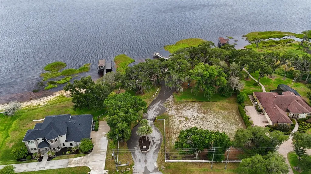9651 Spring Lake Drive Clermont FL 34711