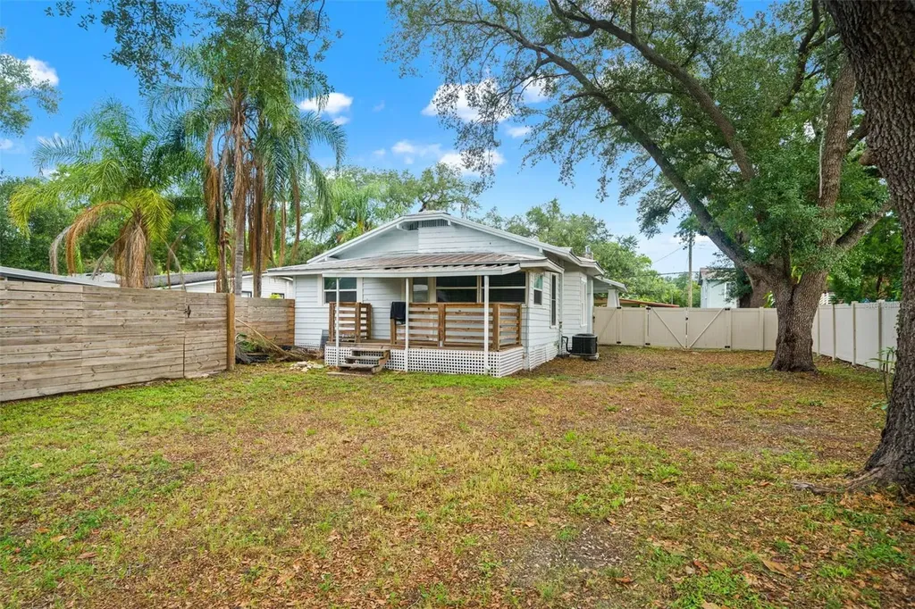102 W North Street Tampa FL 33604