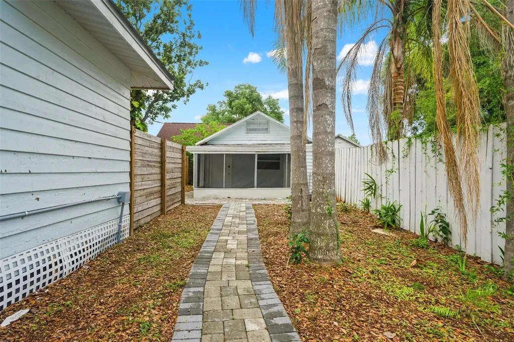 102 W North Street Tampa FL 33604