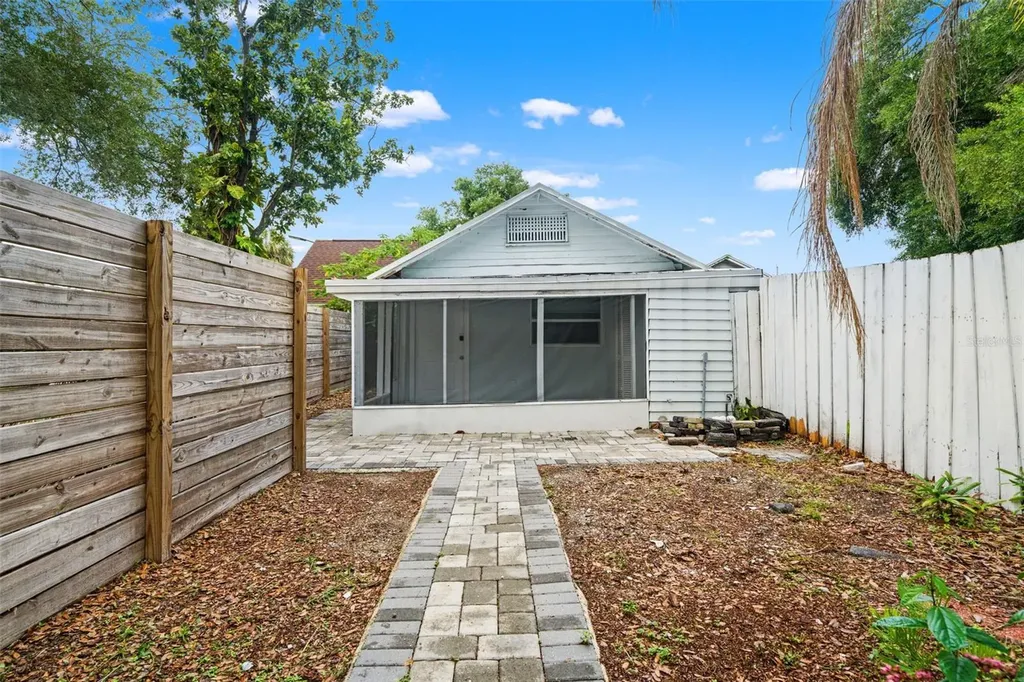 102 W North Street Tampa FL 33604