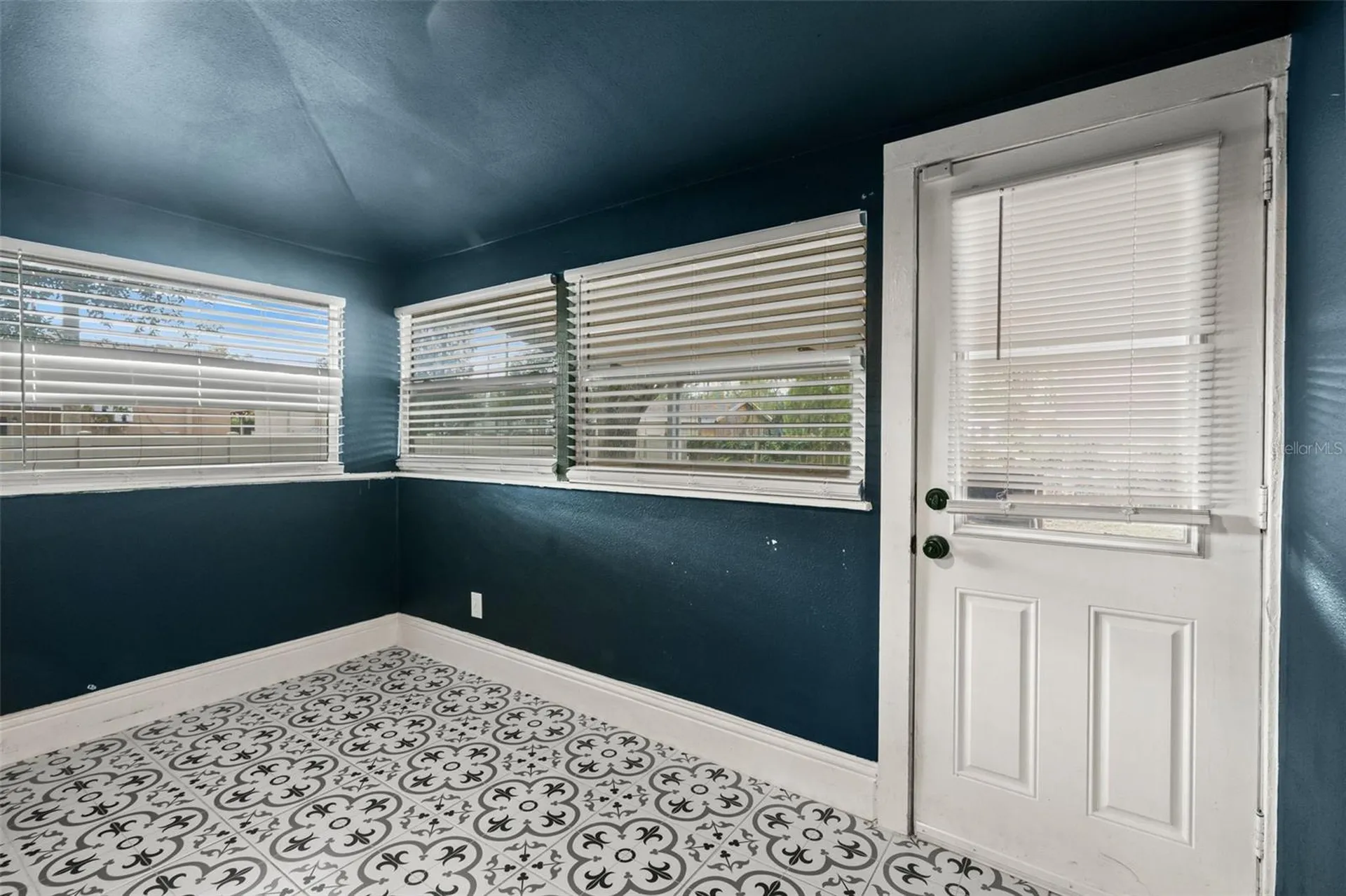 102 W North Street Tampa FL 33604